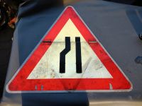 Klappschild Straßenschild eingeengte Fahrbahn Niedersachsen - Wedemark Vorschau