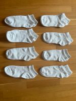8 Paar neue/ ungetragen weiße Sneaker Socken in Gr. S ( 34-36 ) Hessen - Habichtswald Vorschau