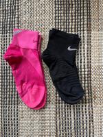 Nike Dri-Fit Knöchelsocken, pink und schwarz, Gr. S, Brandenburg - Potsdam Vorschau