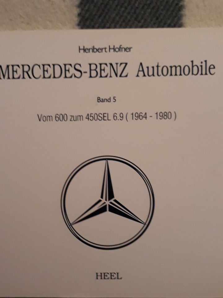 6 Bände Mercedes Benz Geschichte plus zwei Sonderausgaben in Berlin