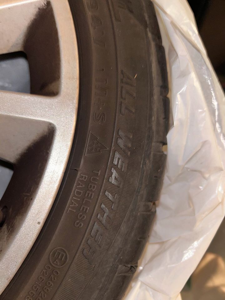 Allwetter Reifen mit Felgen 225/45 R17 in Köln