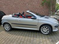 Peugeot Cabriolet 206 CC Baujahr 2001 elektrische Verdeck Nordrhein-Westfalen - Neuss Vorschau