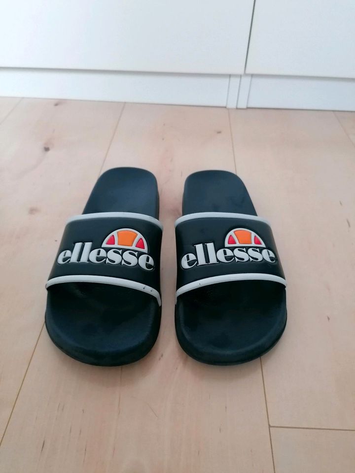 Ellesse Slides / Badelatschen Gr. 40 in Zwickau