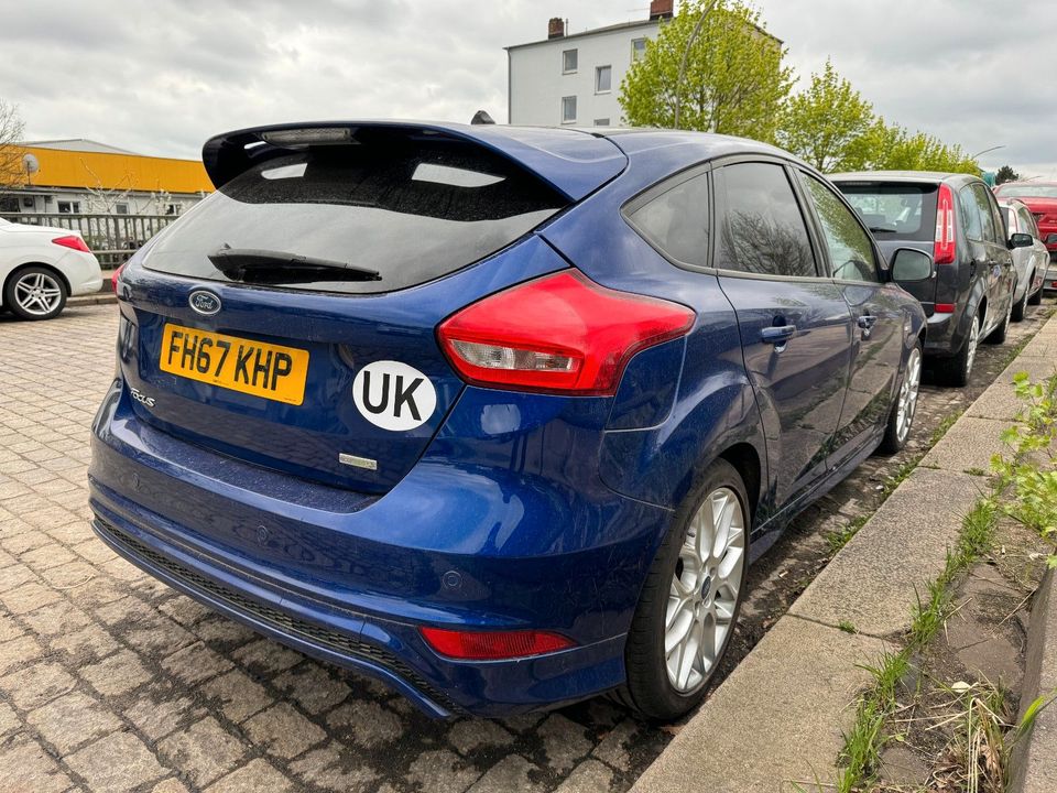 Ford Focus 1,0 EcoBoost 92kW ST-Line*UK* in Hamburg