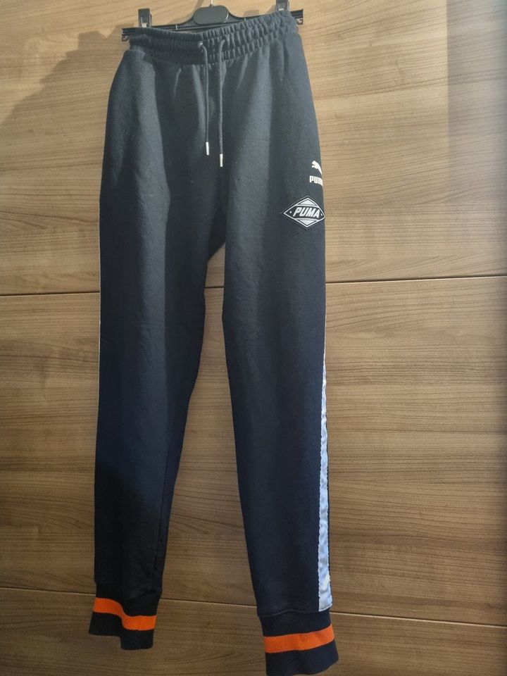 2 x Puma Sweatpants Hosen schwarz in Metzingen