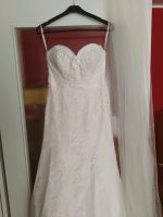 Hochzeitskleid slim fit in weiß mit Schleppe etc. Nordrhein-Westfalen - Neuss Vorschau