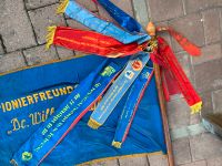 DDR Fahne Junge Pioniere mit 11 Bannern Wimpeln FDJ Roter Oktober Kr. Altötting - Töging am Inn Vorschau