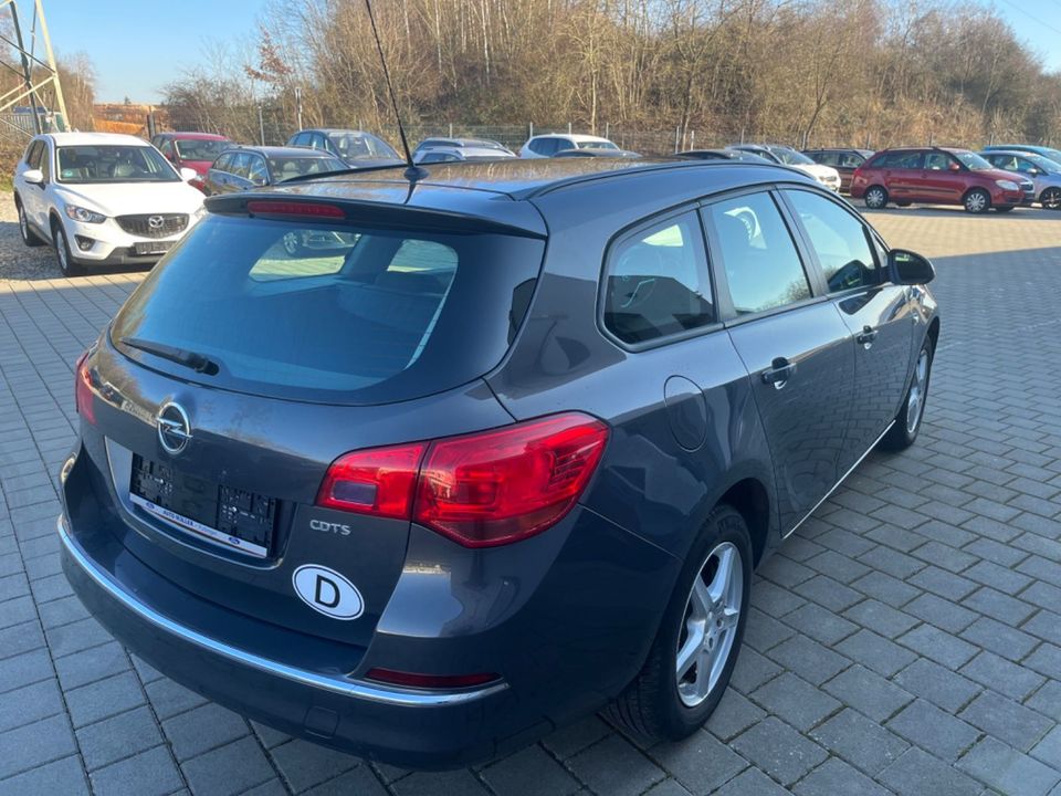 Opel Astra J Sports Tourer Selection in Schwalbach