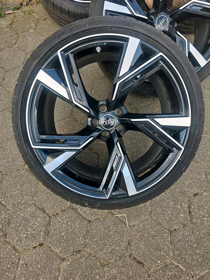 Audi RS 6 Felgen 22 Zoll 285/30 ZR 22 Pirelli in Radevormwald