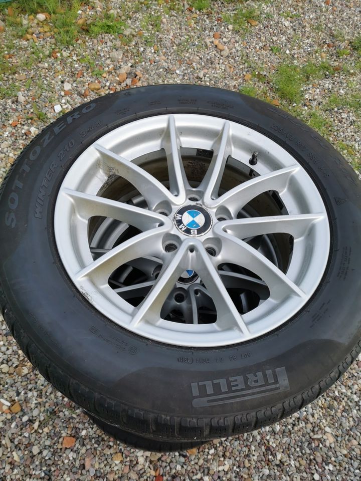 Pirelli 225/60R17 99H M+S mit Alufelgen von BMW in Ribnitz-Damgarten