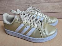 Adidas Sneaker Gr 37 metallic grün Turnschuhe Hessen - Nidda Vorschau