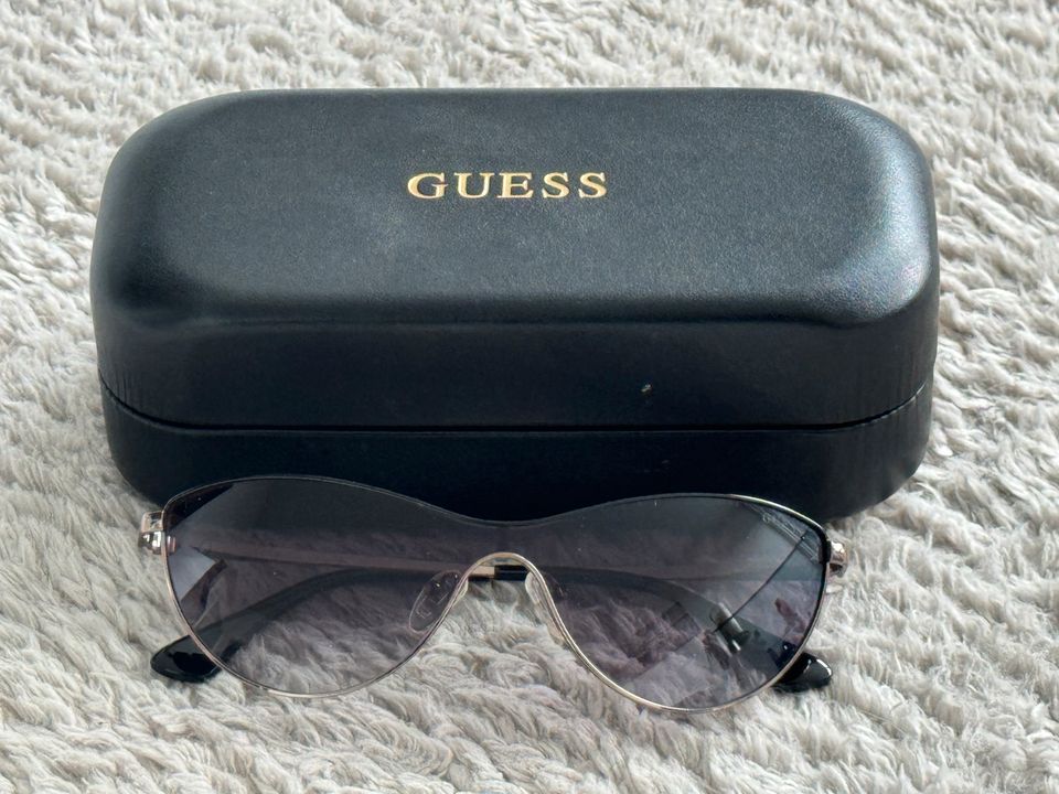 Sonnenbrille Guess GU7630 neuwertig in Hamburg