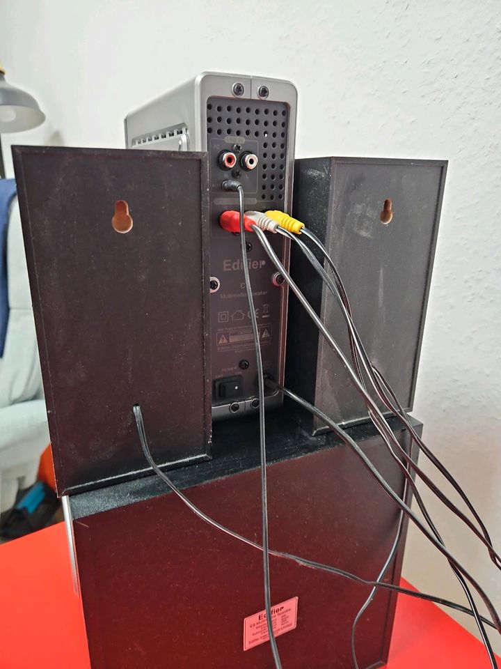 Edifier 2.1 System inkl. Kabel oder ohne Kabel in Stuttgart