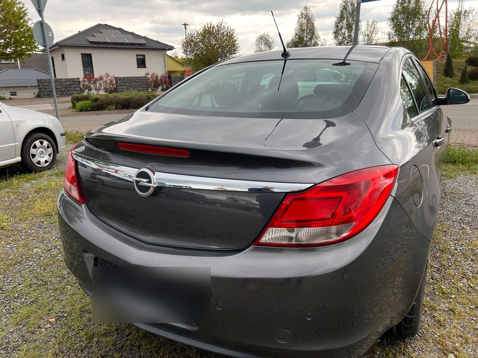 Opel Insignia 1,8 140PS Lim. Benzin in Maulbronn