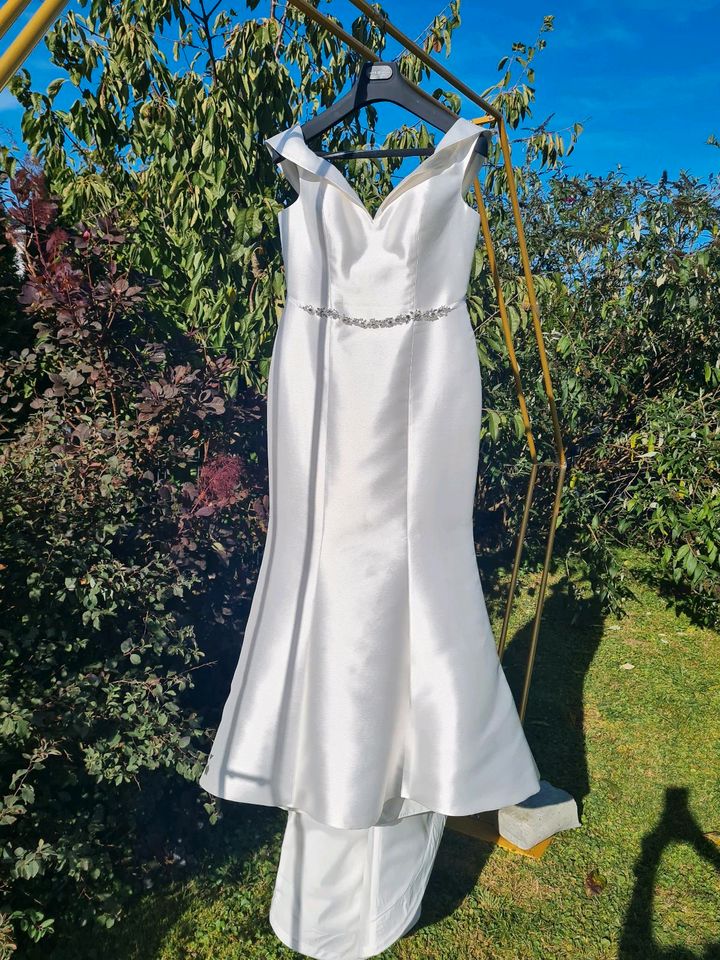 Wunderschönes,elegantes Brautkleid Gr L/ 42 mit Schleppe in Bitburg