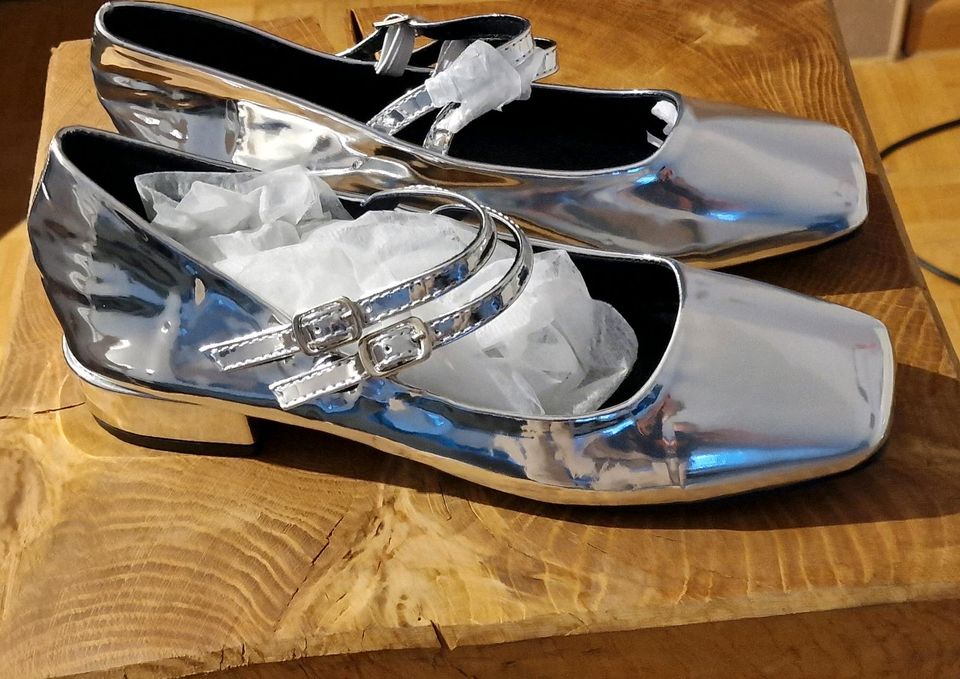 Angesagte Riemchen Ballerina Mary Jane Schuhe Halbschuh Silber 39 in München