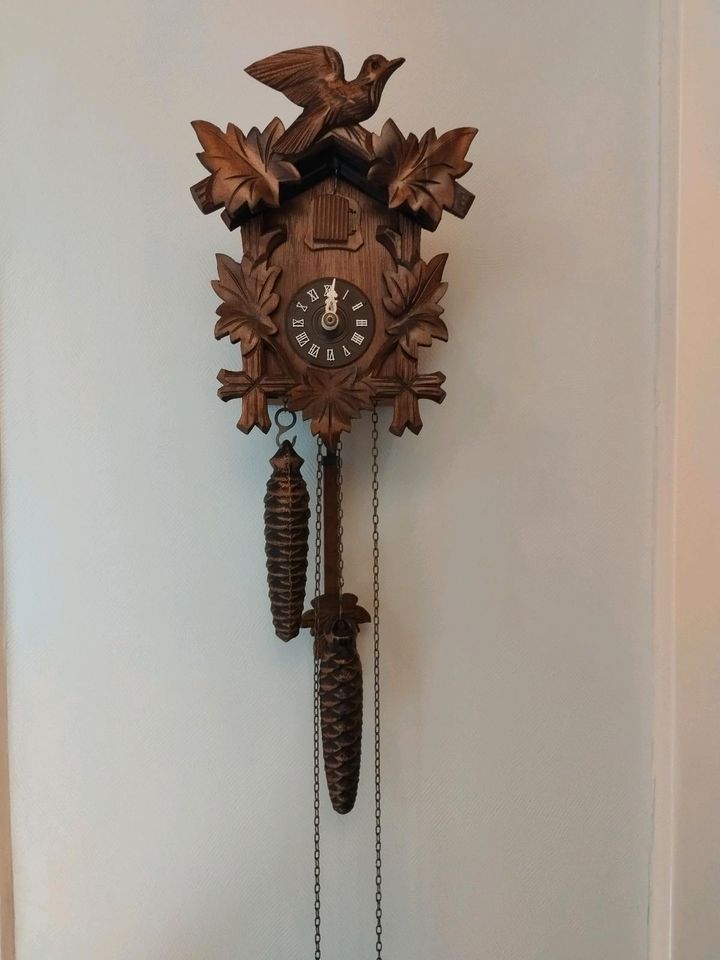 Uhr Kuckucksuhr - min. 30 Jahre alt - Rarität Antiquität in Kaltennordheim