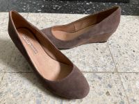 Buffalo Schuhe mit Keilabsatz beige/braun Größe 40 Pumps Niedersachsen - Gehrden Vorschau