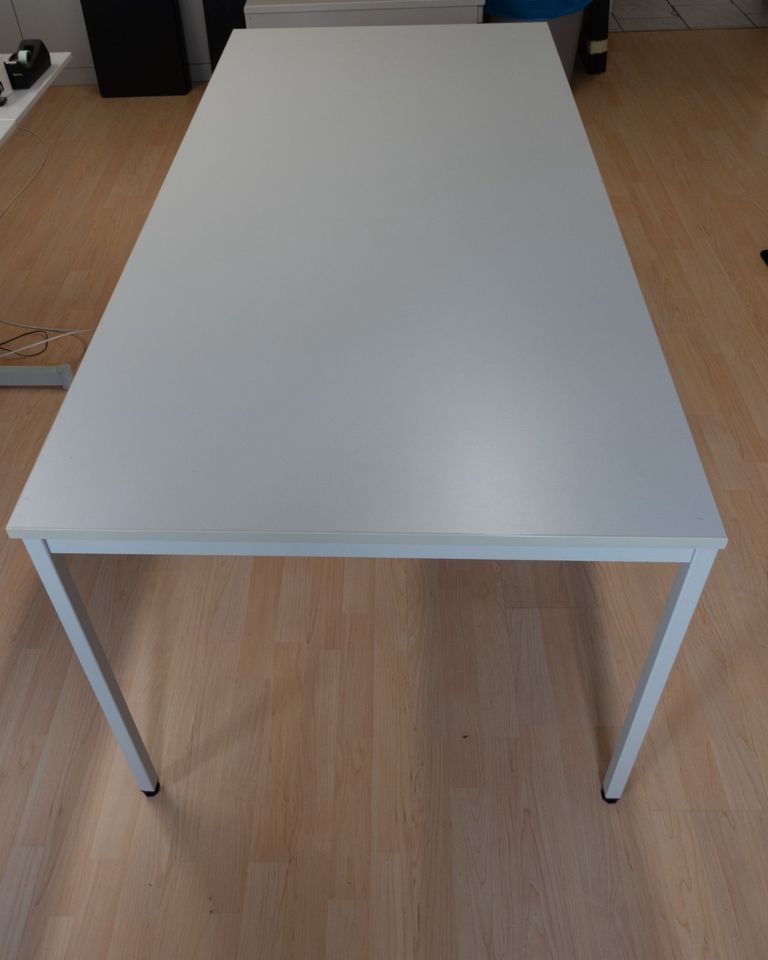Tisch - grau-weiß 73cm hoch - Tischfläche 160cm x 80 cm in Göttingen