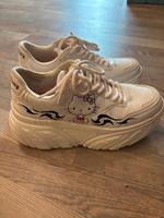Bershka Hello Kitty Schuhe Gr.39 Bayern - Ainring Vorschau