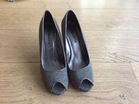 Silberne High Heels Pumps von Tamaris Gr 39 TOP München - Trudering-Riem Vorschau