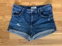 Damen Jeans Shorts Bershka, Größe 40, blau Rheinland-Pfalz - Trassem Vorschau