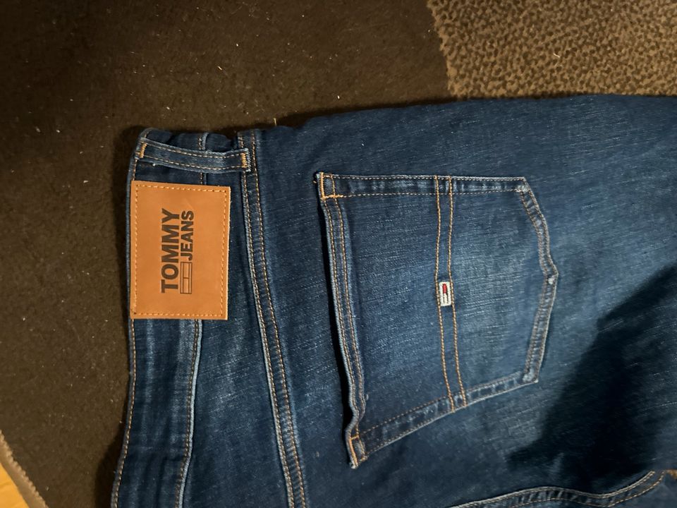 Tommy Hilfiger Jeans Größe 36/34 in Lengerich