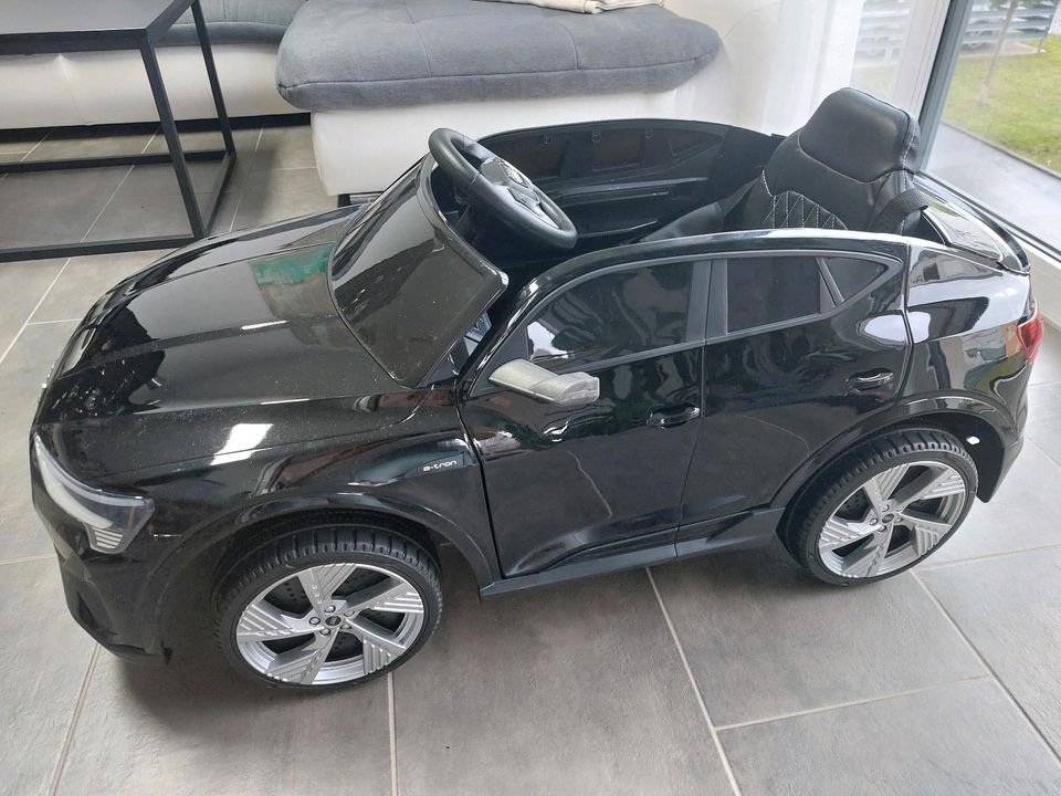 Kinder-Elektroauto Audi E-tron Sportback 4x4 in Trier