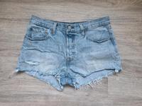 Levis Jeansshorts W31 hellblau Berlin - Friedrichsfelde Vorschau