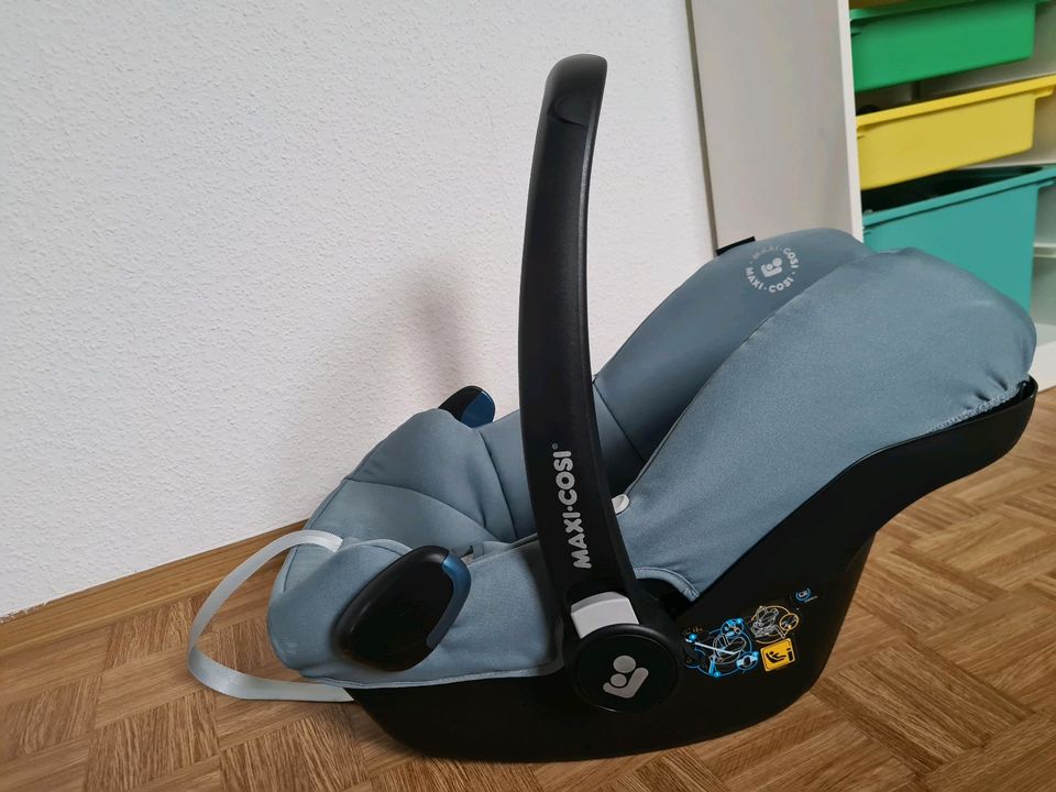 Maxi Cosi Babyschale in Aholming