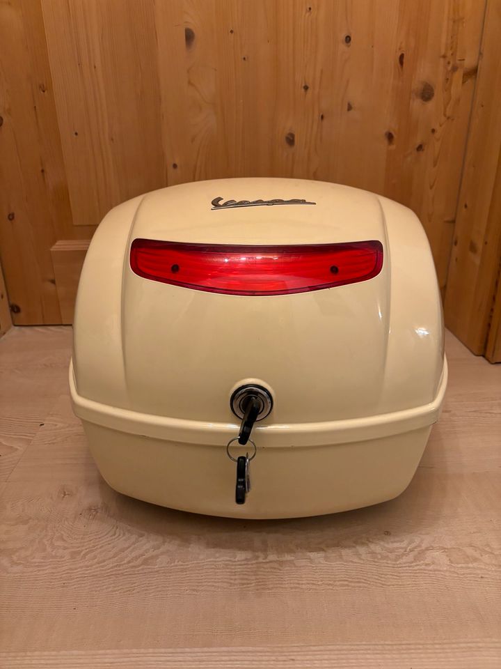 Topcase Vespa LX50 in Hallbergmoos