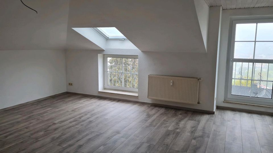 ! ! ! Helle 3-Raum-Wohnung Dachwohnung  ! ! ! in Meiningen