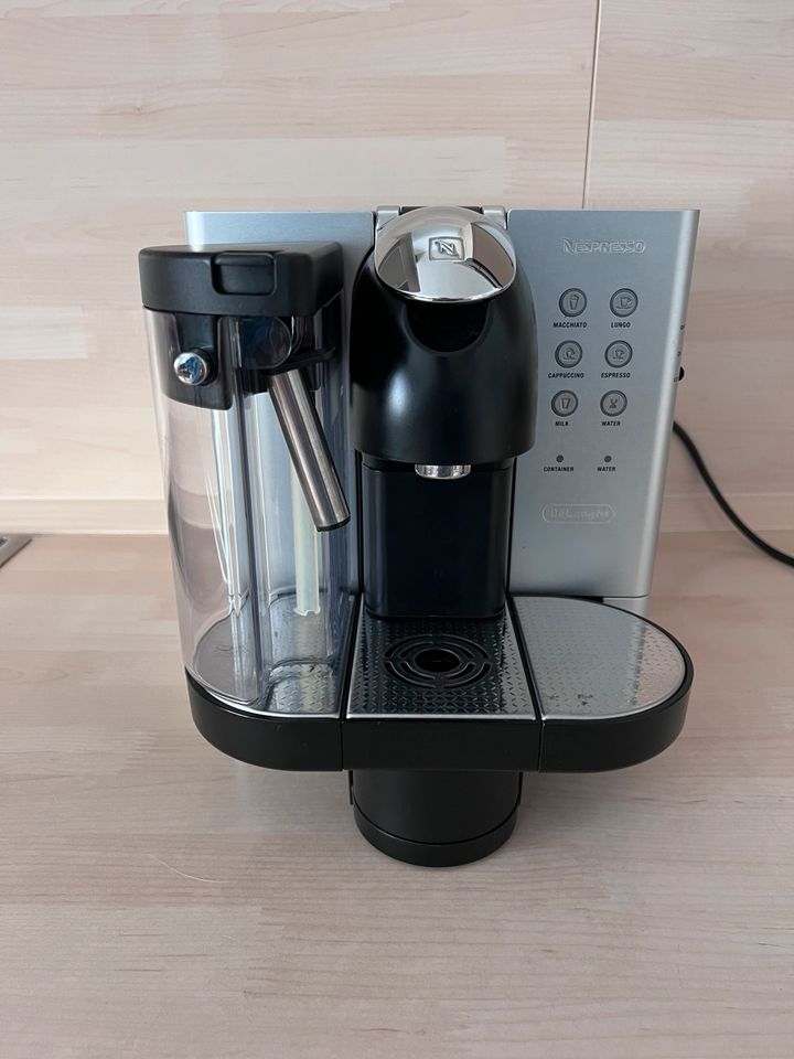 Original Nespresso Lattissima Kapselmaschine Kaffeemaschine in Ottweiler