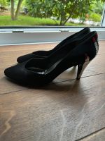 Stuart Weitzman Pumps Gr. 6,5 37 schwarz Schuhe Damen Designer Hessen - Eltville Vorschau