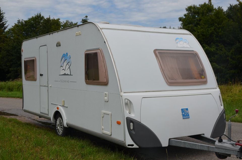 Wohnwagen Knaus Südwind 500FU EZ 04 Doppelbett Rundsitzg Vorzelt in Laufenburg (Baden)