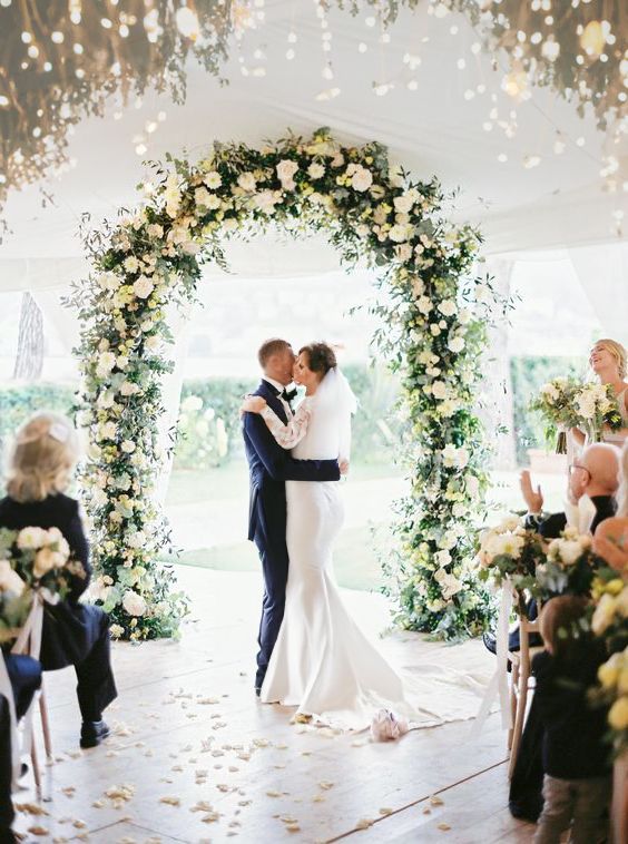 Banketttische eckig o. rund Tisch Set Feier Hochzeit / mieten in Hamburg