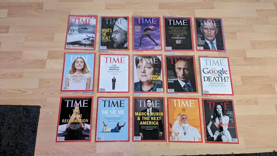 Überwiegend verpackte alte Time Magazine in Winterbach