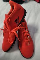 Rot schwarze Adidas Fußballschuhe Gr. 36 2/3 Nordrhein-Westfalen - Langenfeld Vorschau