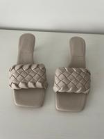 Slipper Latschen Sandaletten mit Absatz Gr.39 Neu Nordrhein-Westfalen - Neuss Vorschau