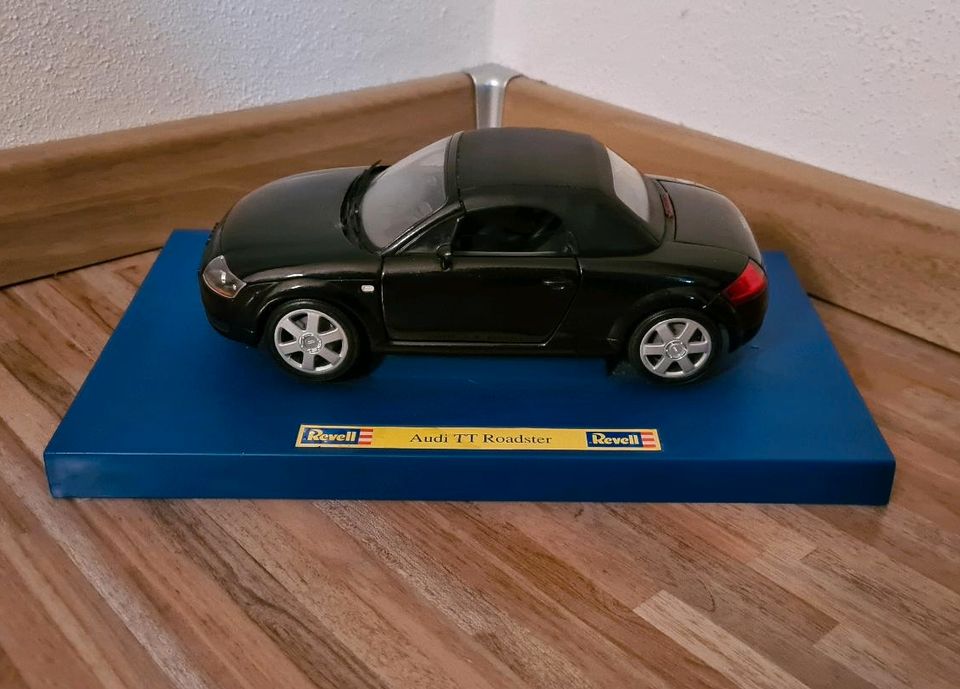 Audi TT Roadster | Revell, Maßstab 1:18 in Eichenau