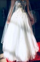 Brautkleid Hochzeitskleid Prinzessin ivory 38 M Schleier Reifrock Mecklenburg-Vorpommern - Klein Vielen Vorschau