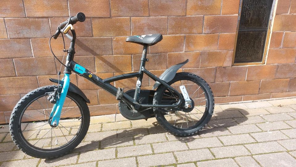 Kleines Kinderfahrrad BMX-Fahrrad in Asperg