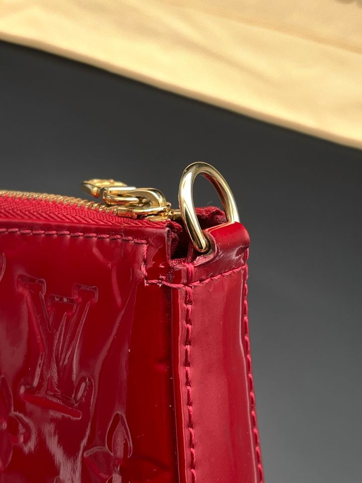 Louis Vuitton Pochette NM Vernis , rot in Lohmar