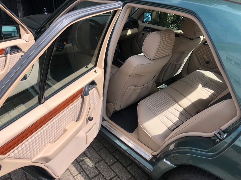 Mercedes Benz w124e220 Klimaanlage in Schlüchtern