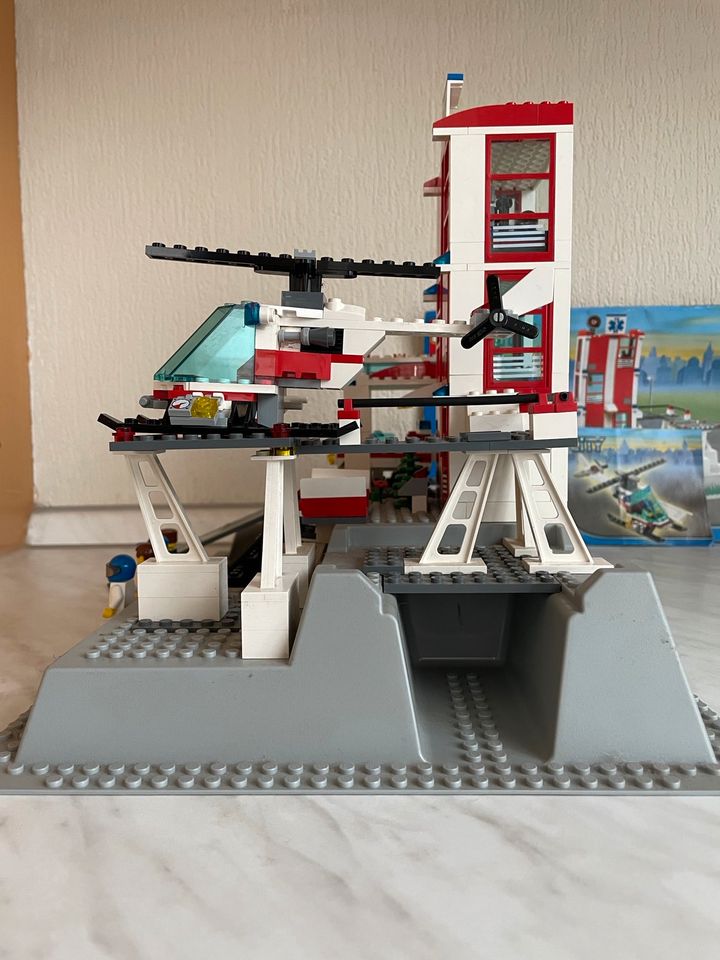 LEGO City 7892 - Krankenhaus in Nordrhein-Westfalen - Grevenbroich | Lego &  Duplo günstig kaufen, gebraucht oder neu | eBay Kleinanzeigen ist jetzt  Kleinanzeigen