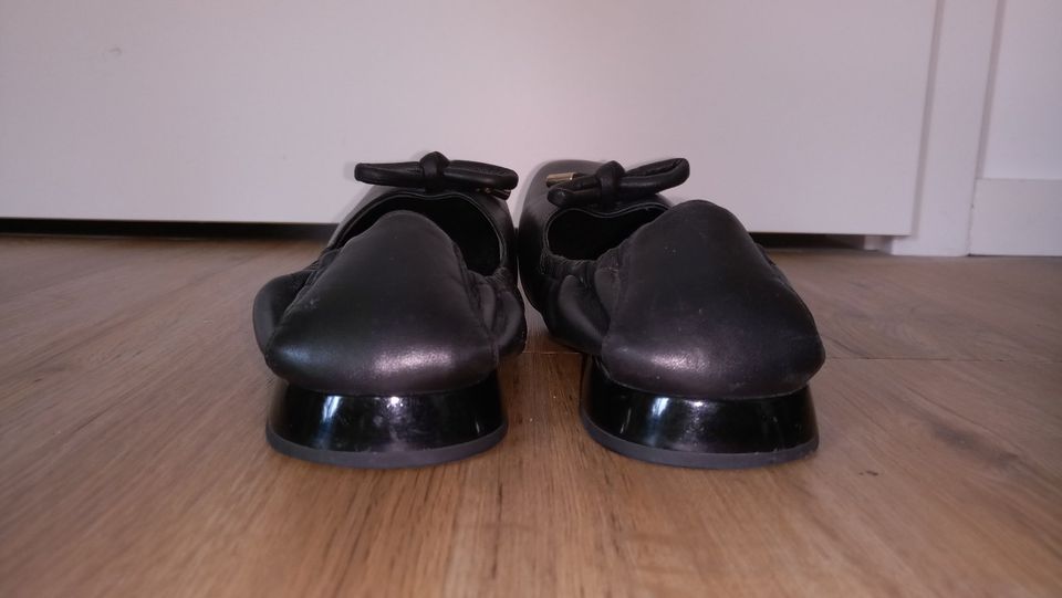 Schwarze Högl Ballerinas in Berlin