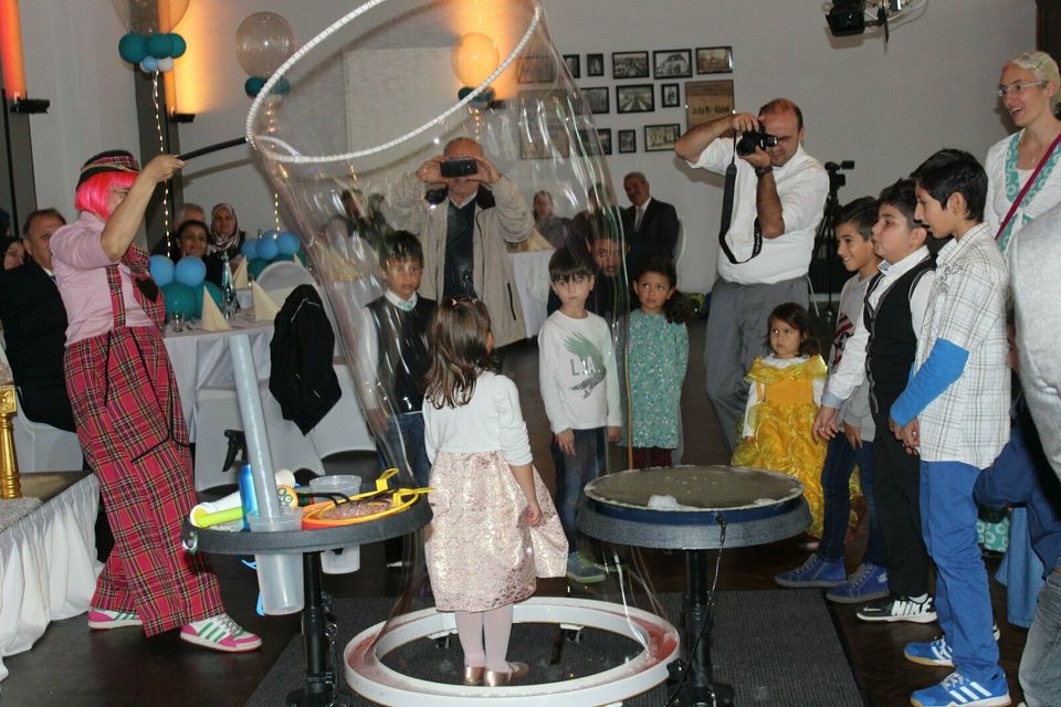 Kindergeburtstag,Kinderparty,Kinderschminke,Zauberer,Clown,Elsa in Bielefeld