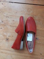 Rote Leder Slipper von Tamaris / elegante Halbschuhe Dresden - Äußere Neustadt Vorschau