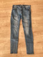 Jeans blau Jacqueline de Yong Gr. 32/32 normalwaisted slim Nordrhein-Westfalen - Detmold Vorschau
