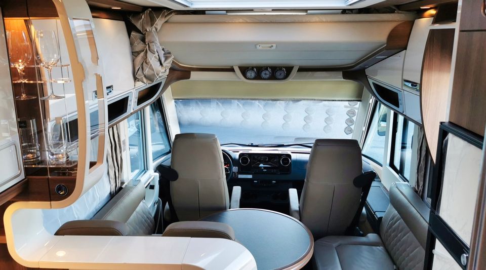 Wohnmobil mieten: Carthago chic e-line mit Hubbett in Rhede